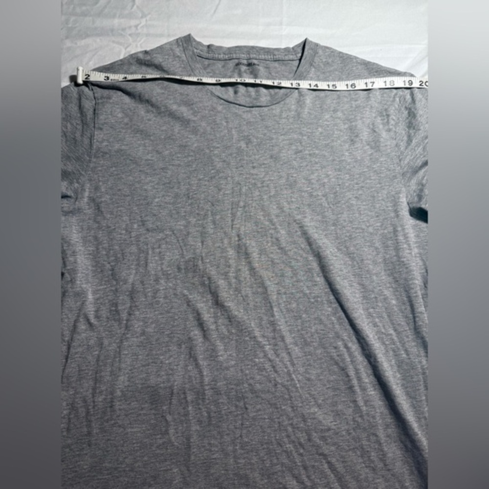 Goodthreads Gray Short Sleeve Tee - Picture 3 of 8